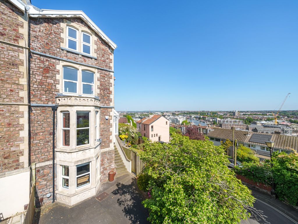 4 bed end terrace house for sale in Clifton Wood Road, Clifton Wood