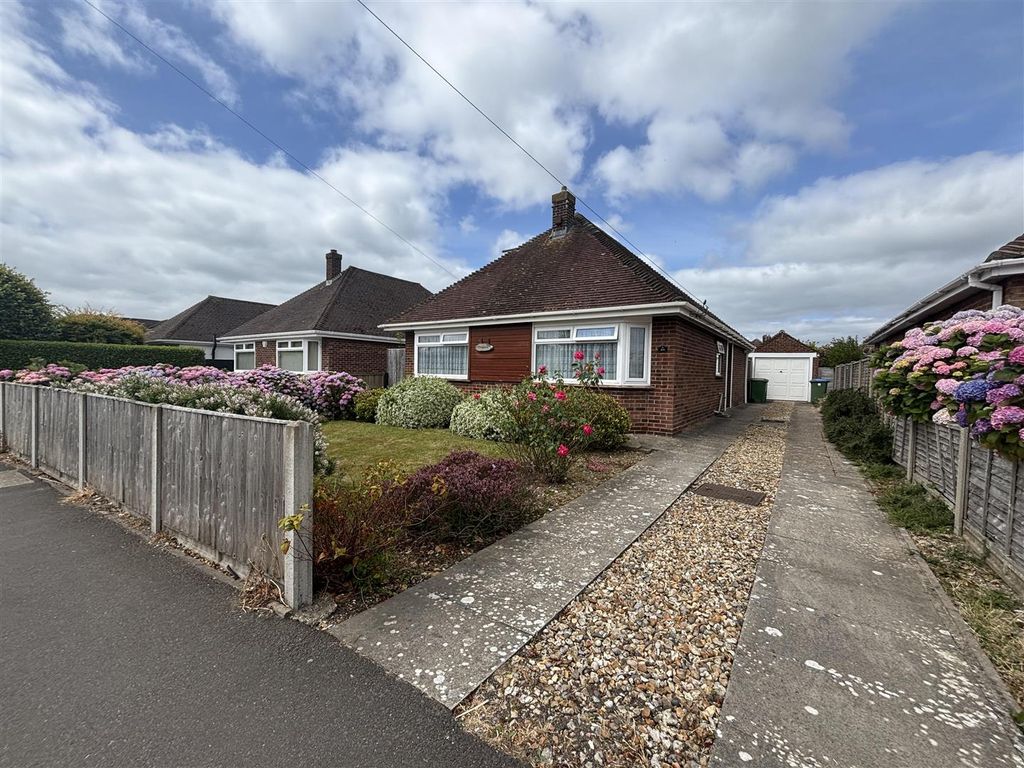 4 bed detached bungalow for sale in Stubbington Lane, Stubbington