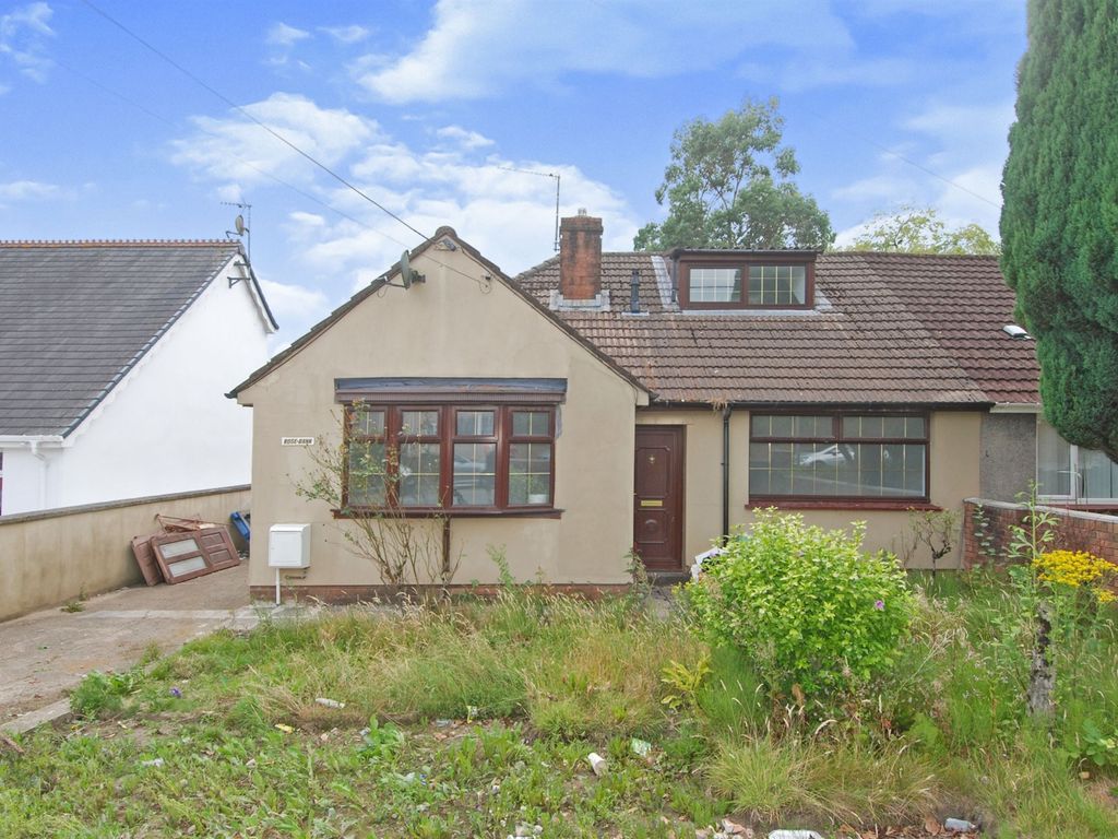 3 bed semidetached bungalow for sale in Gwaunmiskin Road, Beddau