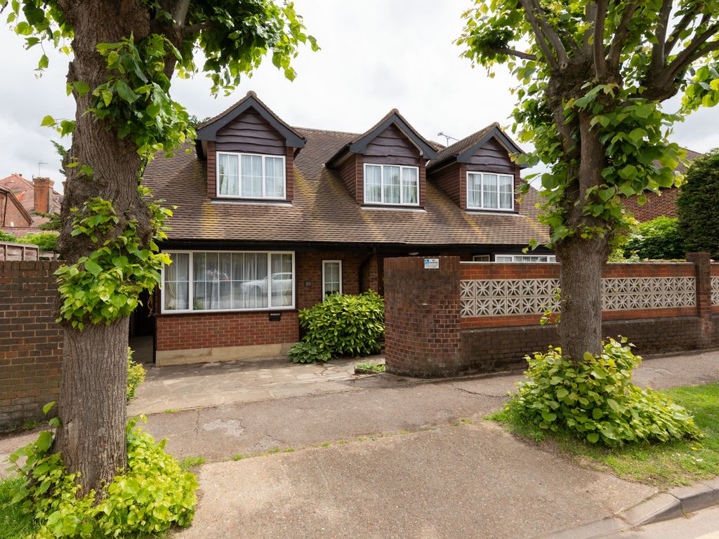 3 bed detached house for sale in Farnley Road, London E4, £850,000 Zoopla