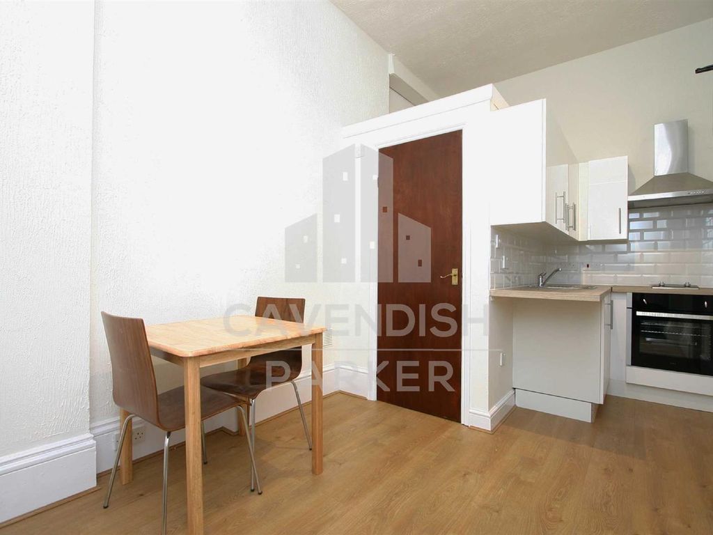 Studio to rent in Teignmouth Road, Kilburn, London NW2, £1,040 pcm Zoopla
