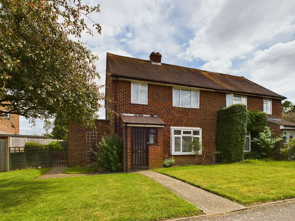 3 bed semidetached house for sale in Maple Crescent, Oakridge, Basingstoke RG21, £350,000 Zoopla