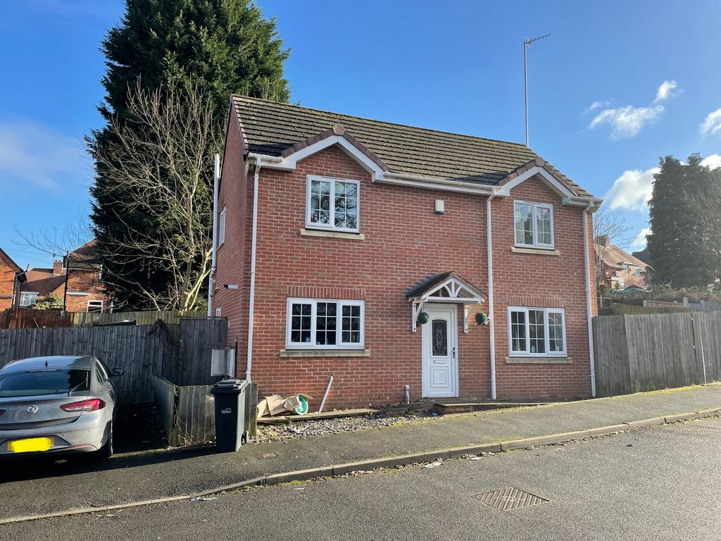 3 bed detached house for sale in Edwinstowe Close, Brierley Hill DY5