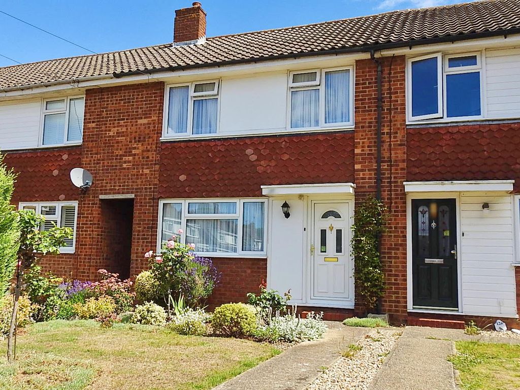3 bed terraced house for sale in Larkspur Way, West Ewell KT19 Zoopla