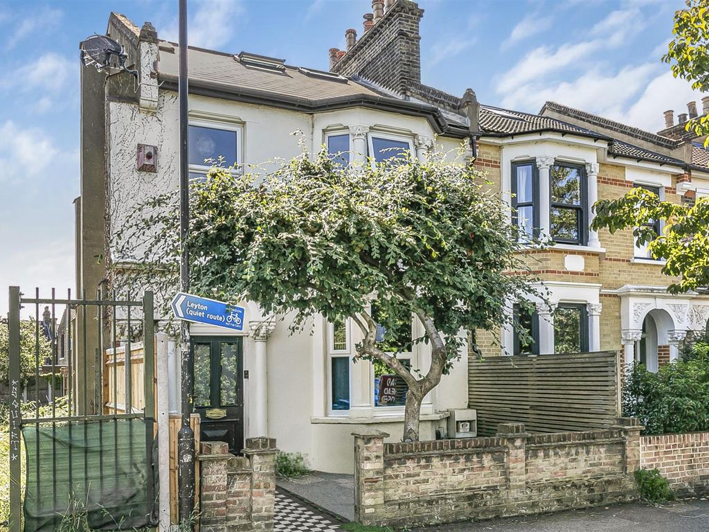 4 bed end terrace house for sale in Shrubland Road, Walthamstow, London