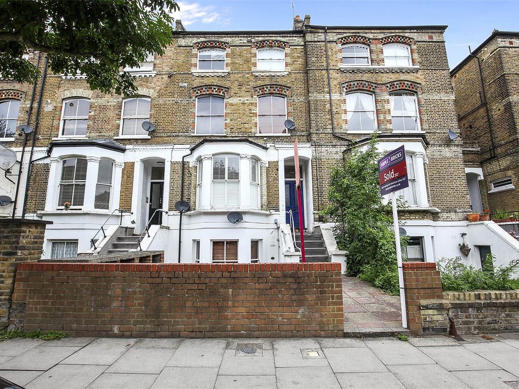 2 bed flat to rent in Tufnell Park Road, Tufnell Park, London N7, £