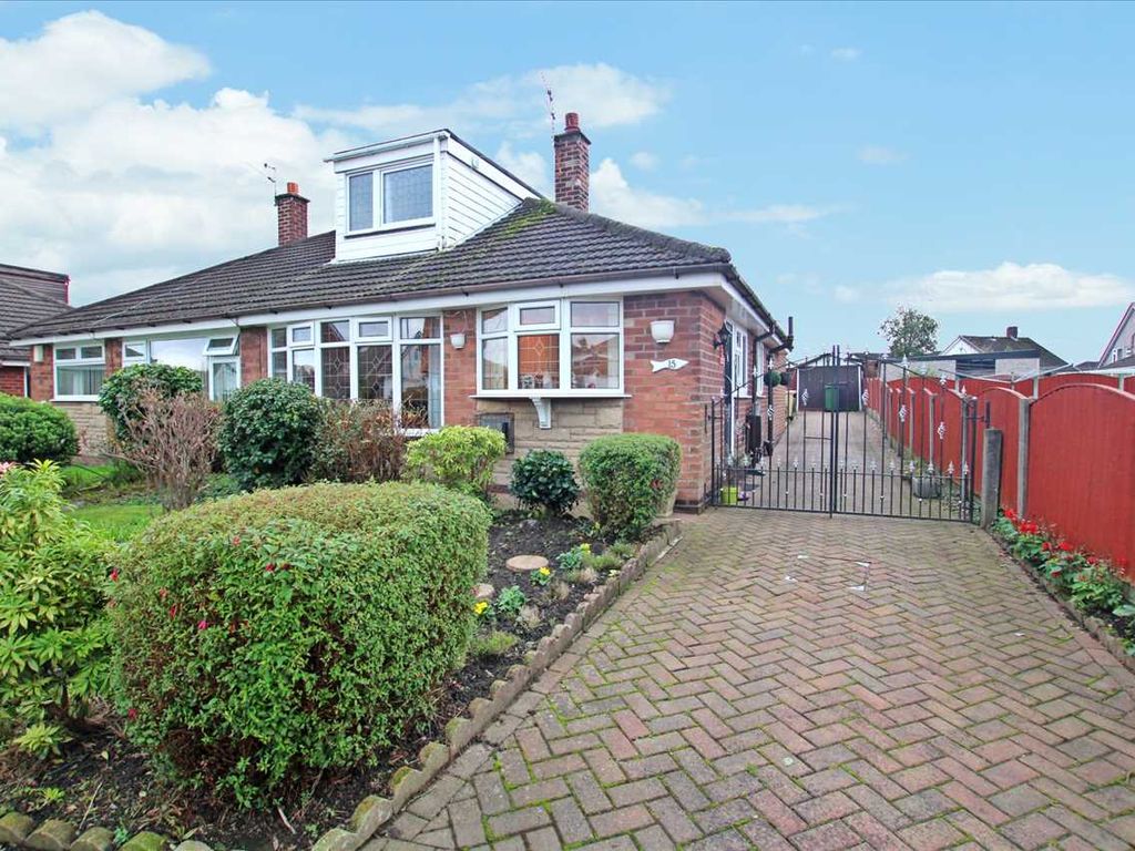 3 bed bungalow for sale in Louise Gardens, Westhoughton, Bolton BL5
