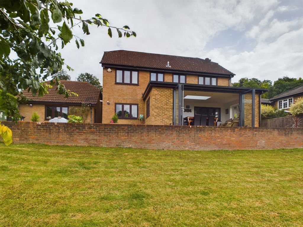4 bed detached house for sale in Beechwood Park, Felden HP3 Zoopla