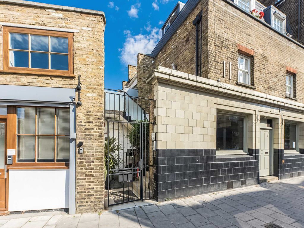 1 bed flat for sale in Chiswick High Road, London W4, £350,000 Zoopla