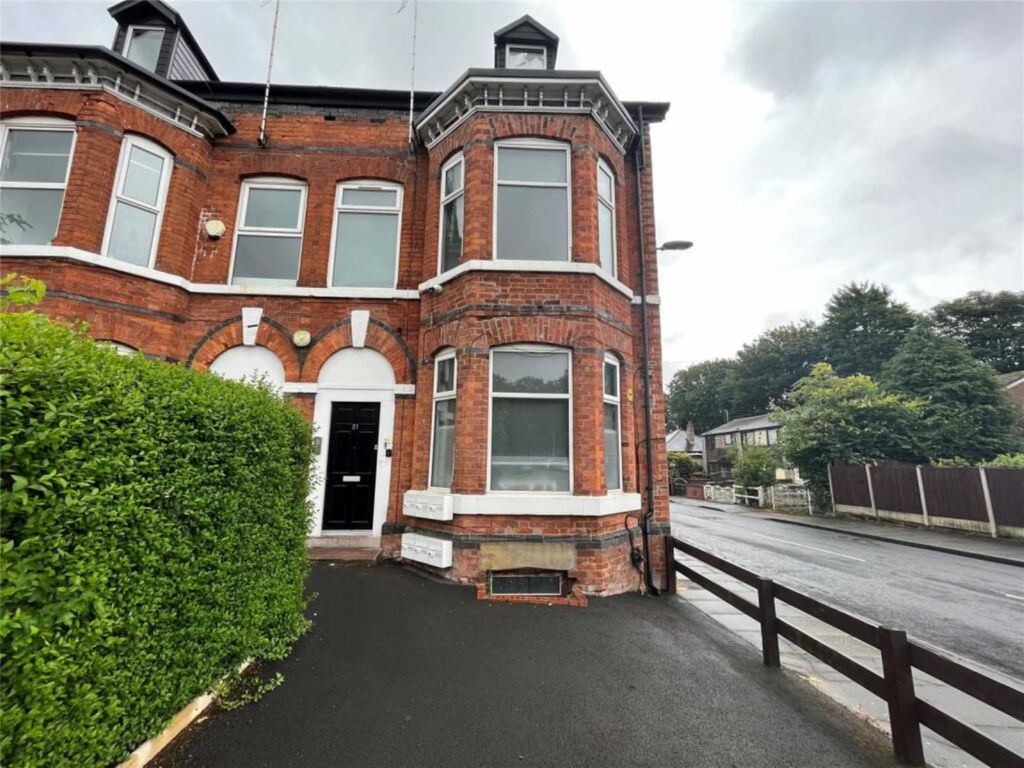 Studio to rent in Brentwood, Salford M6, £750 pcm Zoopla