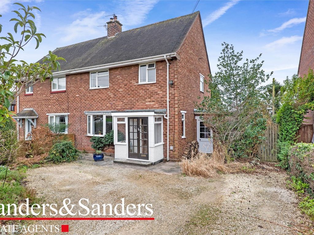 3 bed semidetached house for sale in Crompton Avenue, BidfordOnAvon