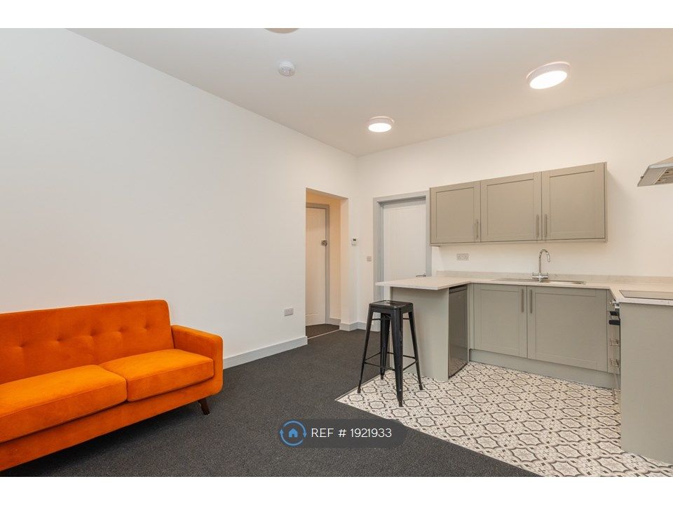 1 bed flat to rent in Kings Road, Kings Heath, Birmingham B14, £875 pcm