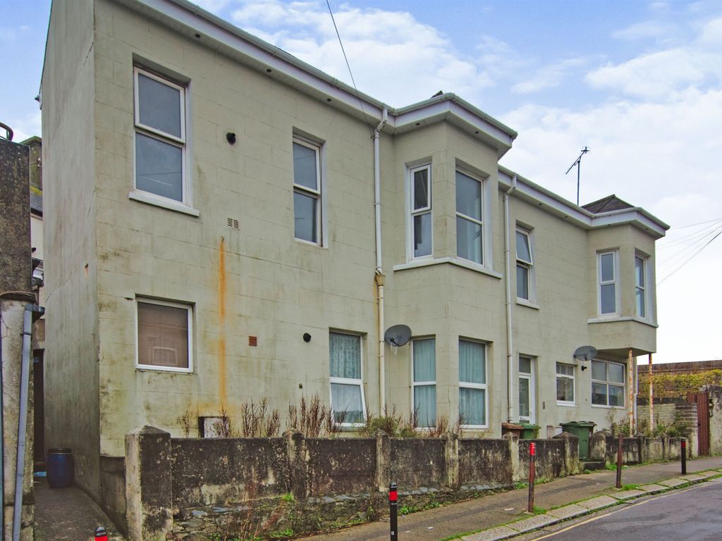 Tresluggan Road, Plymouth PL5  