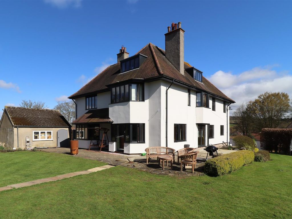 6 bed detached house for sale in Stockbridge Road, Elloughton, Brough