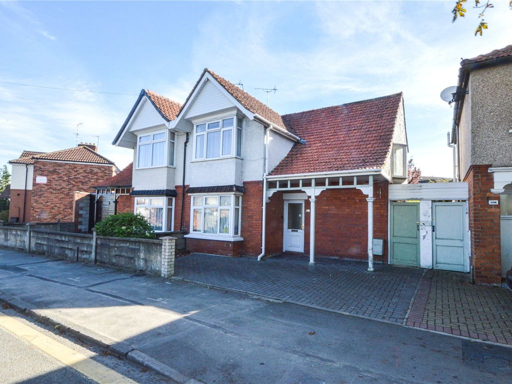 3 bed semidetached house for sale in Groundwell Road, Town Centre