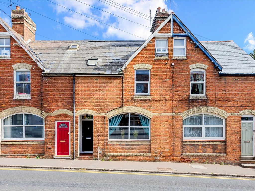 4 bed terraced house for sale in High Street, Godstone RH9, £375,000