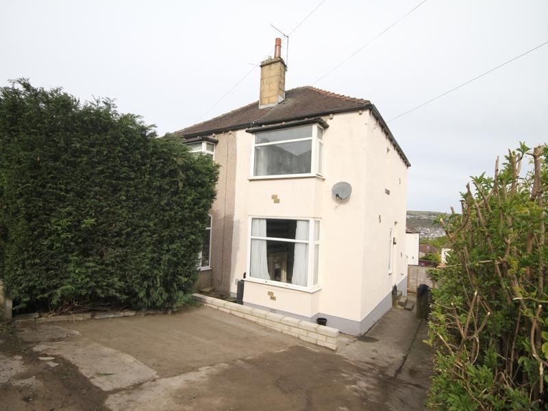 3 bed semidetached house for sale in Lynwood Avenue, Shipley BD18, £