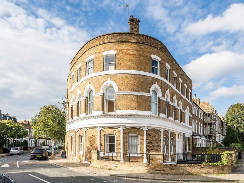 2 bed flat for sale in Amhurst Road, London N16, £650,000 Zoopla