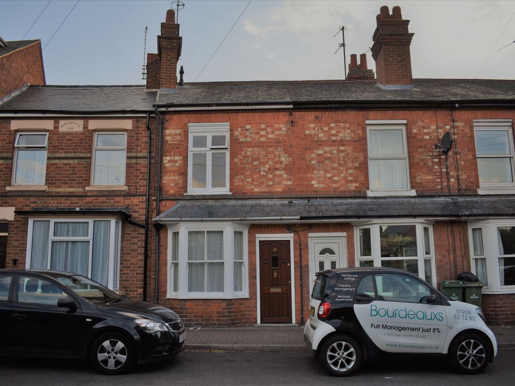 2 bed terraced house to rent in Russell Street, Stony Stratford MK11
