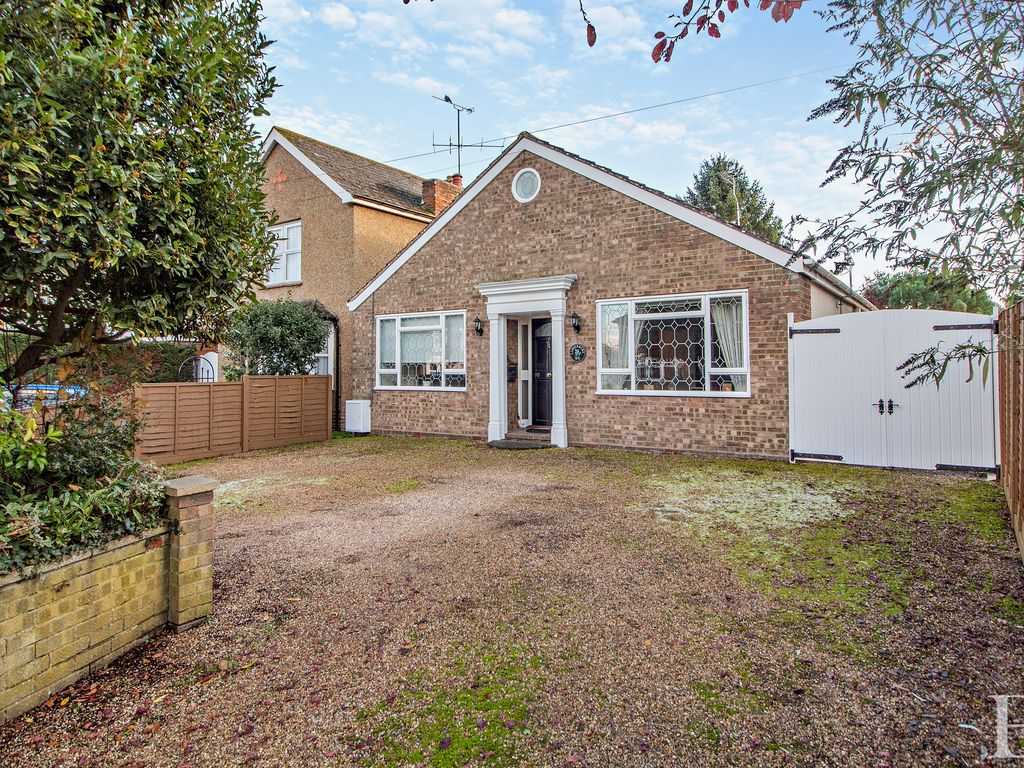 5 bed detached bungalow for sale in London Road, Copford, Colchester