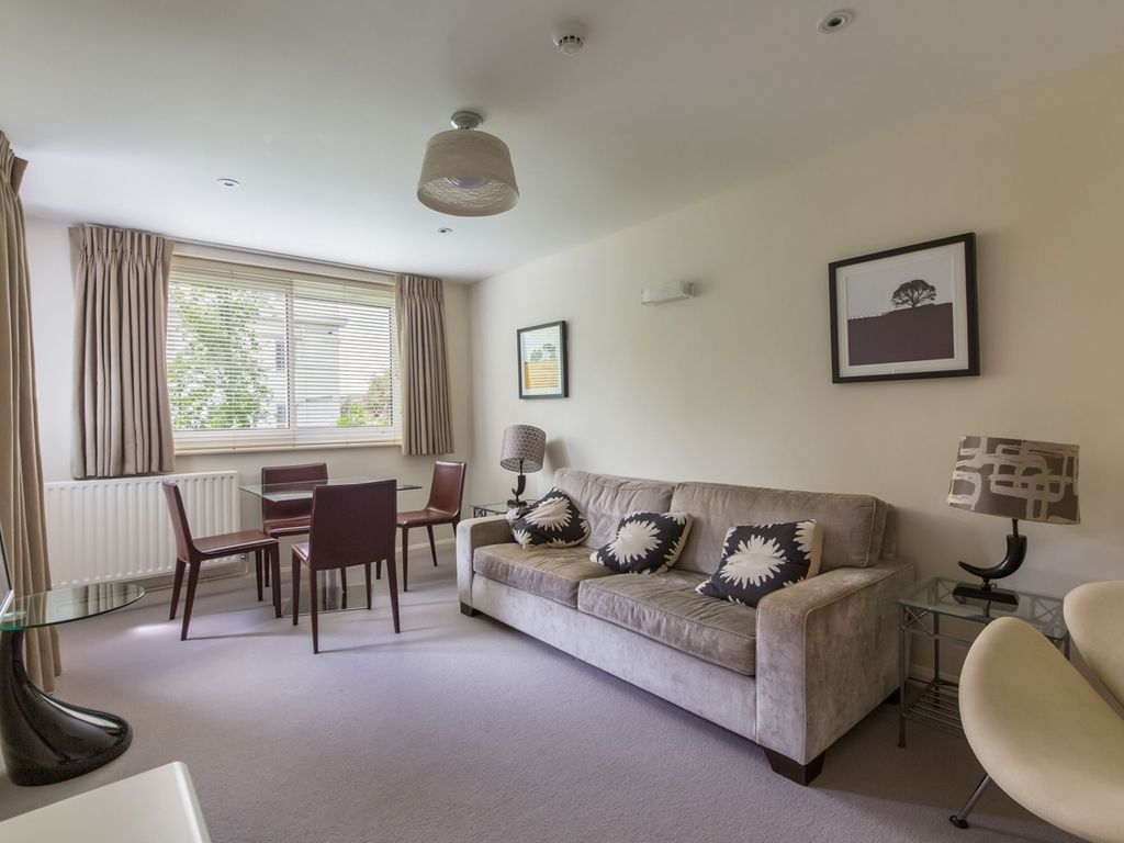 2 bed flat to rent in Notting Hill Gate, Gate Hill Court W11 Zoopla