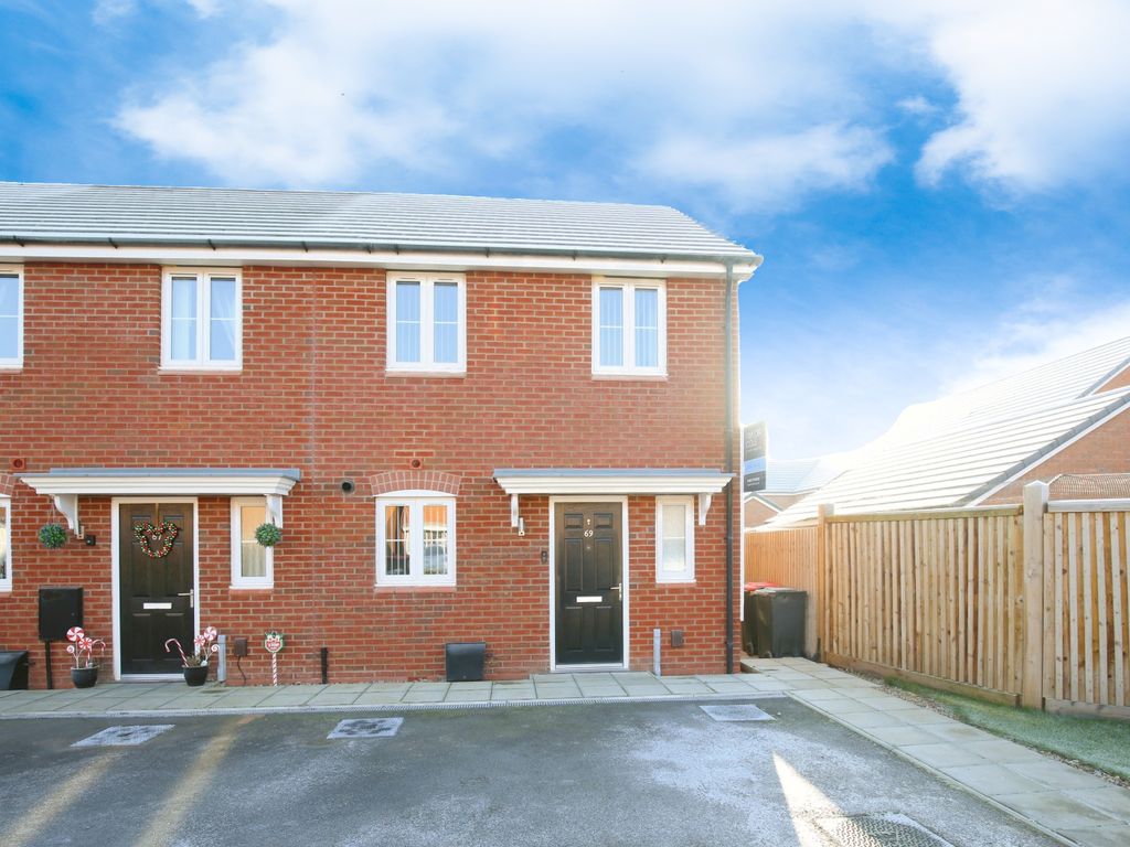 2 bed end terrace house for sale in Red Marl Way, Warton, Tamworth B79