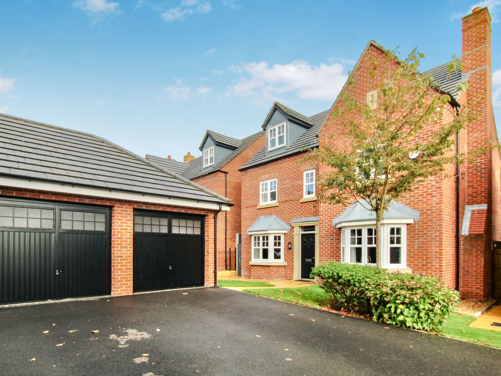 5 bed detached house for sale in Red Chestnut Close, Wigan WN5 Zoopla
