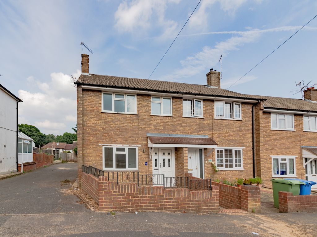 3 bed end terrace house to rent in Mount Pleasant Rd, Aldershot GU12