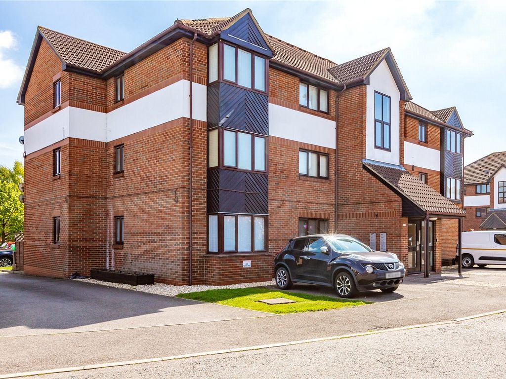 2 bed flat for sale in Brimfield Road, PurfleetOnThames, Essex RM19