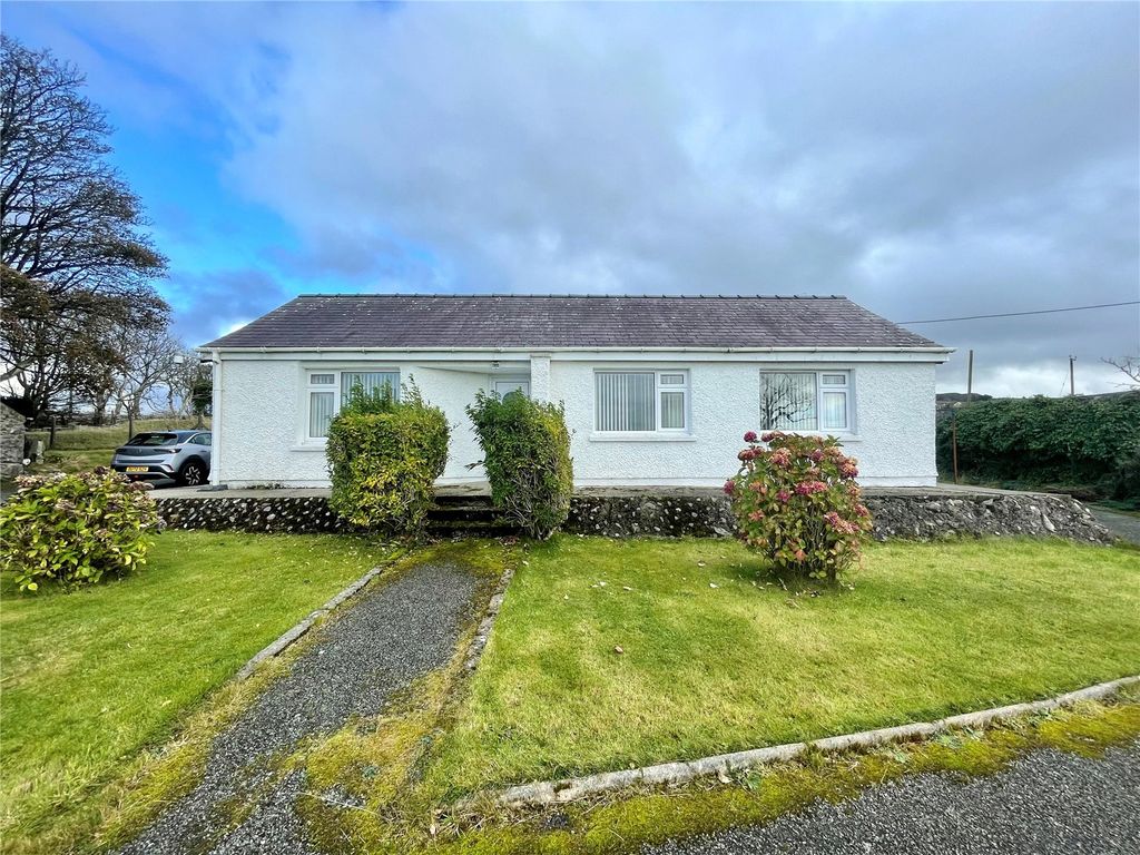 3 bed bungalow for sale in Rhosgadfan, Caernarfon, Gwynedd LL54 Zoopla