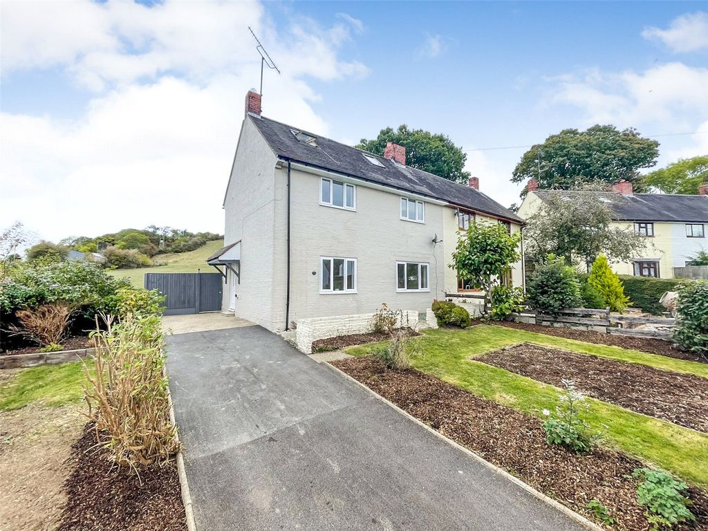 4 bed semidetached house for sale in Pentre Gwyn, Trewern, Welshpool