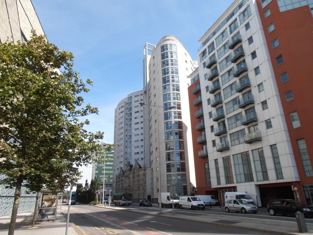 2 bed flat to rent in Altolusso, Cardiff CF10, £1,200 pcm Zoopla