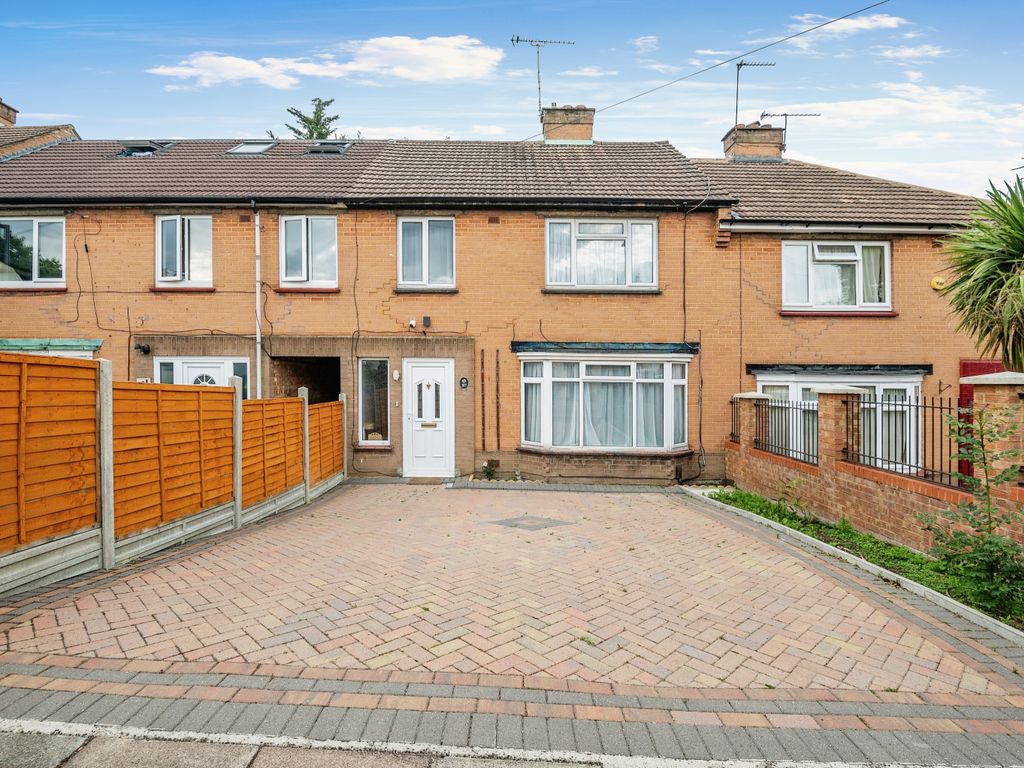 3 bed terraced house for sale in Fairmead Crescent, Edgware HA8, £