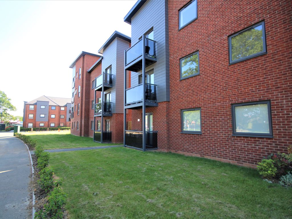 2 bed flat for sale in Newman Square, Shirley, Solihull B90 Zoopla