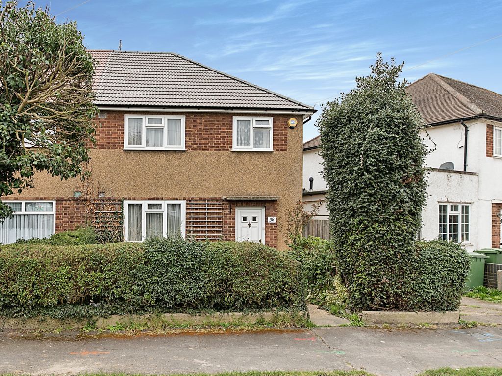 3 bed semidetached house for sale in Sandymount Avenue, Stanmore HA7