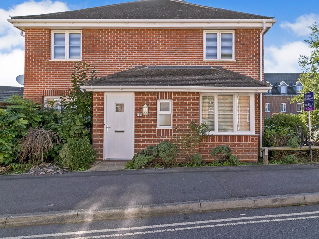 3 bed semidetached house for sale in Bostock Road, Chichester, West