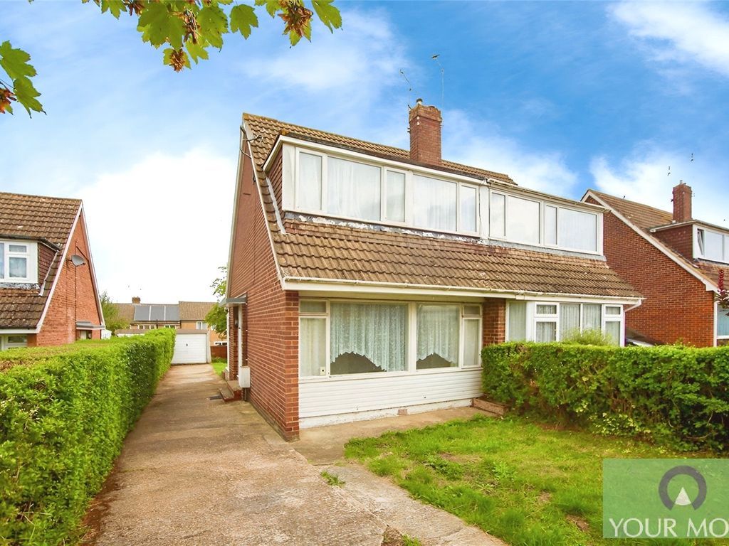 3 bed semidetached house for sale in Farm Close, Ashford, Kent TN23, £