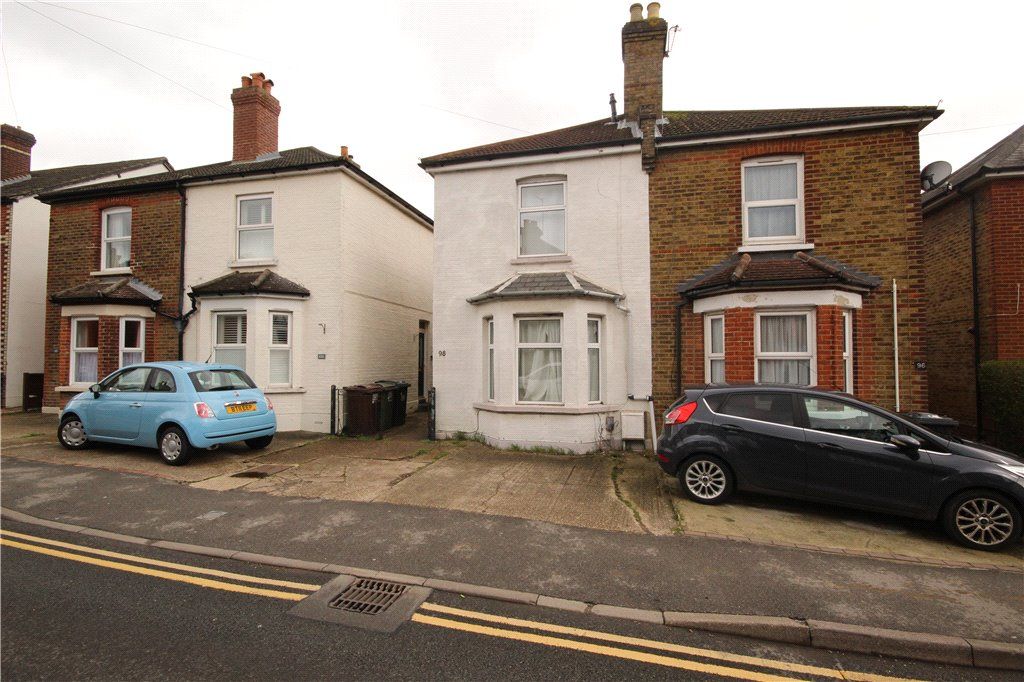 4 bed semidetached house to rent in Manor Road, Guildford, Surrey GU2