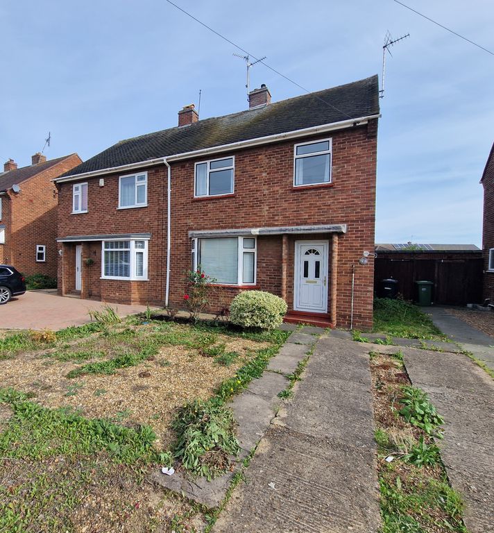 3 bed semidetached house to rent in Chapel Street, Stanground