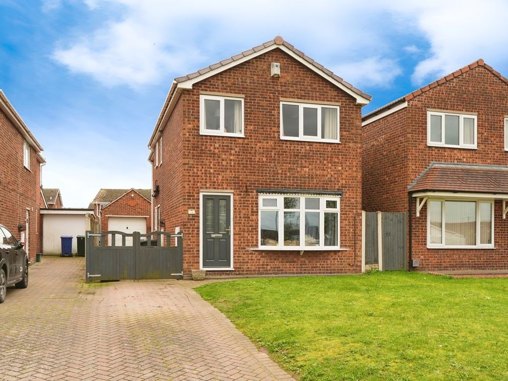 4 bed detached house for sale in Station Road, Rossington, Doncaster