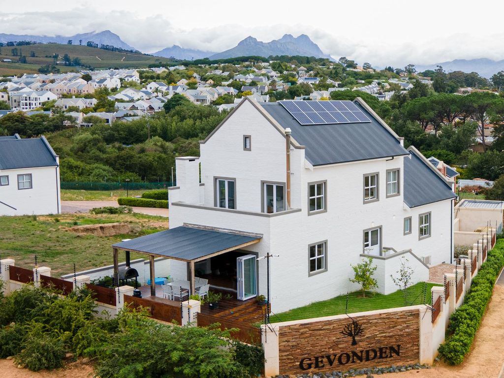 3 bed detached house for sale in Long Street, Stellenbosch, Gevonden