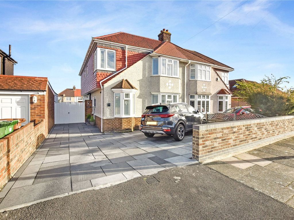 5 bed semidetached house for sale in Keswick Road, Bexleyheath, Kent