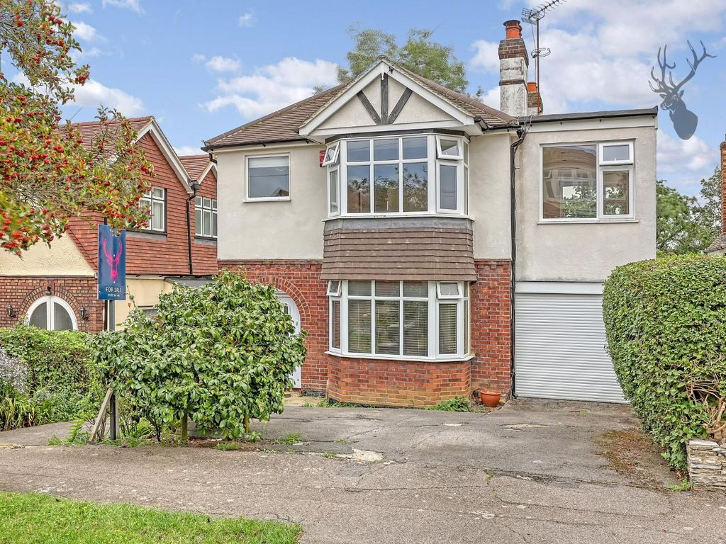 4 bed detached house for sale in Dukes Avenue, Theydon Bois, Epping