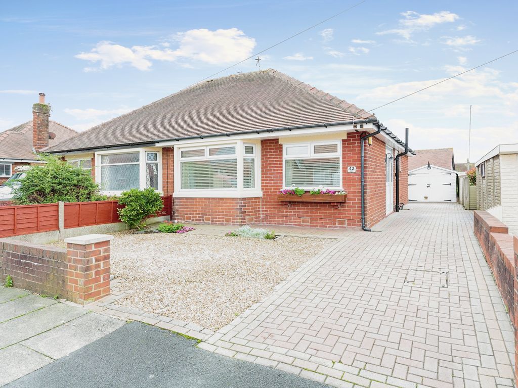 2 bed bungalow for sale in Clifton Avenue, Blackpool, Lancashire FY4, £
