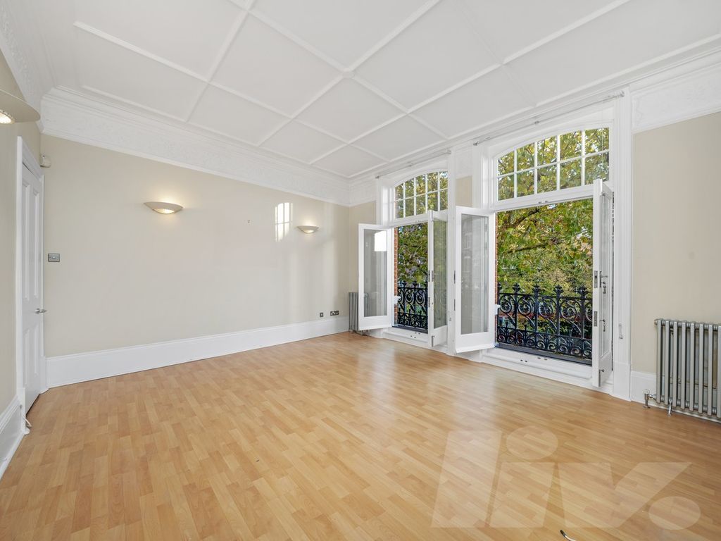 4 bed flat to rent in St James Mansions, West End Lane, West Hampstead
