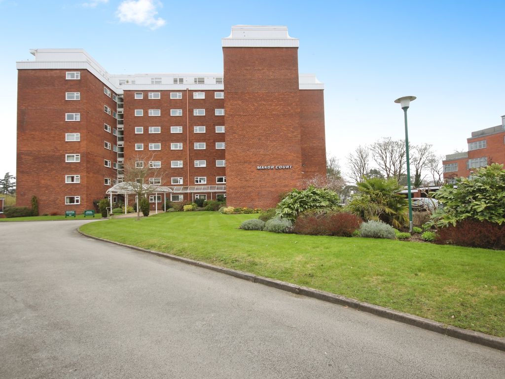 2 bed flat for sale in Manor Court, Avenue Road, Leamington Spa