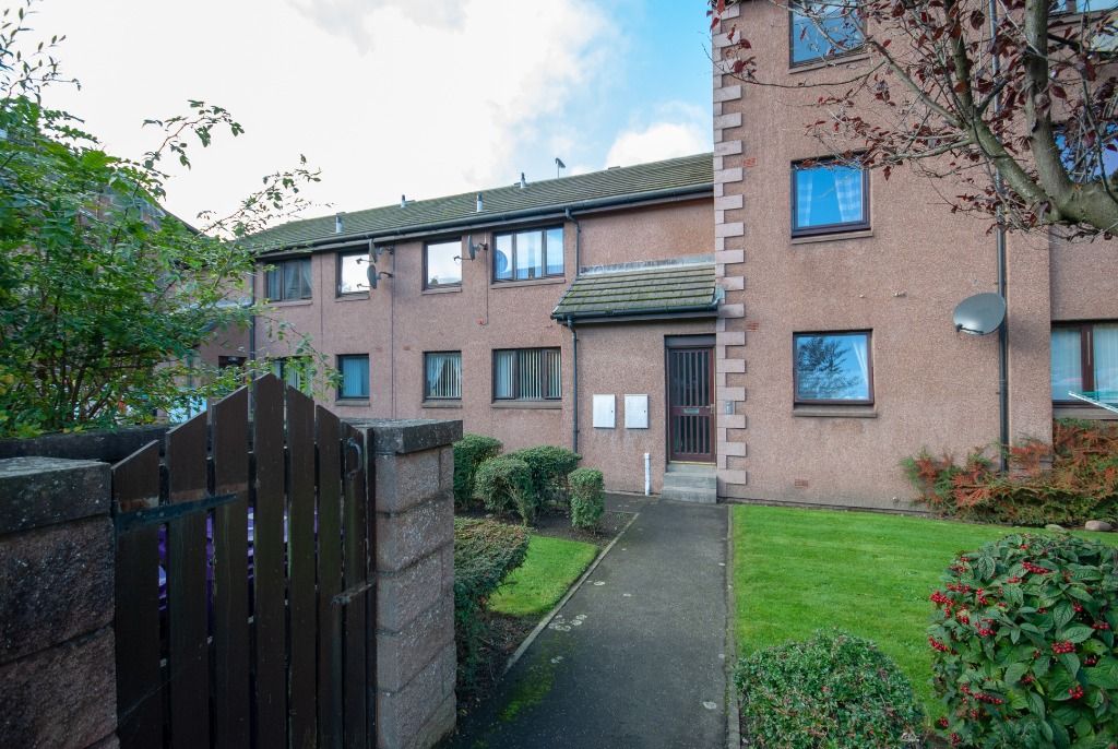 2 bed flat to rent in Almerie Close, Arbroath, Angus DD11, £550 pcm Zoopla