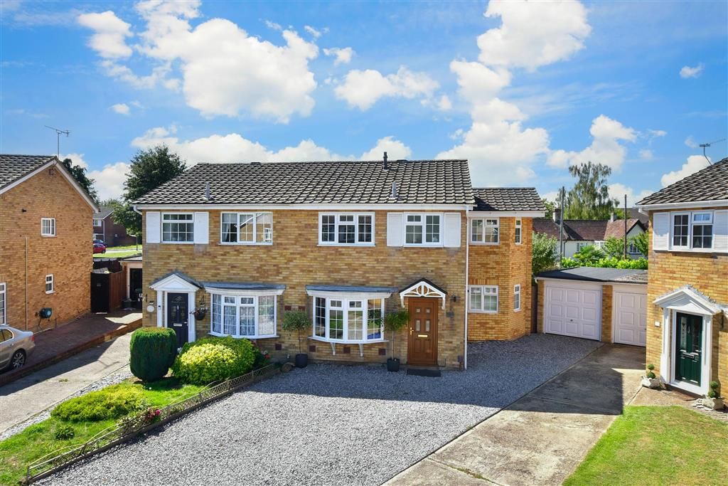 4 bed semidetached house for sale in Scott Close, Ditton, Aylesford
