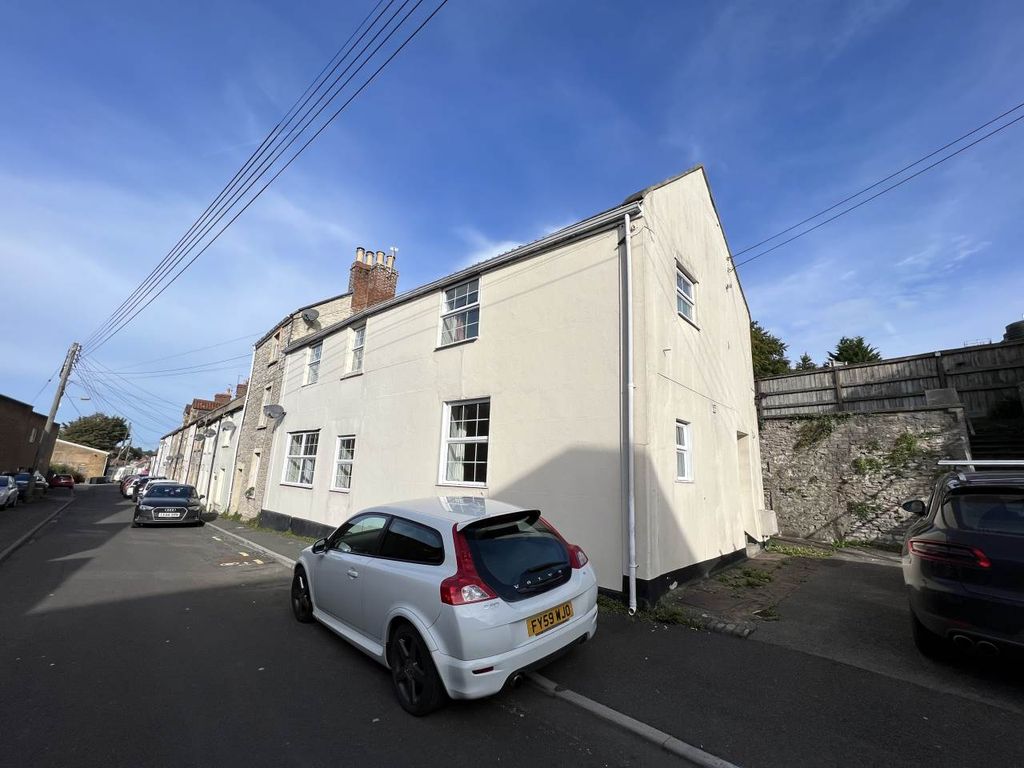 2 bed flat to rent in Garston Street, Shepton Mallet BA4, £995 pcm Zoopla