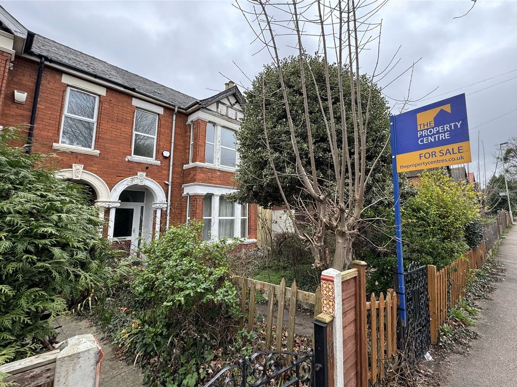 4 bed semidetached house for sale in Tuffley Avenue, Gloucester